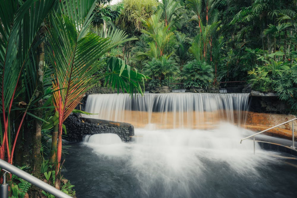 Image of Costa Rica hot springs.